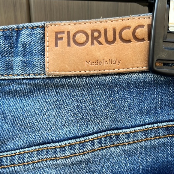 Fiorucci High Rise  Medium Wash Whiskering & Fading Slightly Flare Jeans sz 24 - Picture 10 of 16